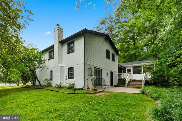 8906 TRANSUE DR, Bethesda, MD 20817