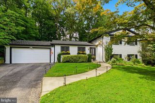 8906 TRANSUE DR, Bethesda, MD 20817