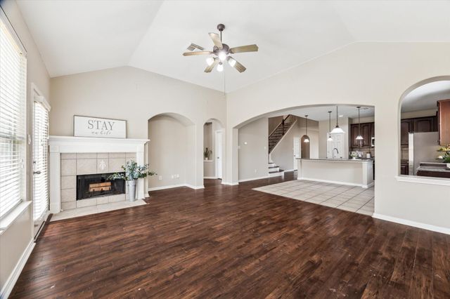 2109 Drake Falls Drive, Pearland, TX 77584