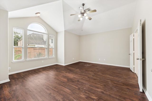 2109 Drake Falls Drive, Pearland, TX 77584