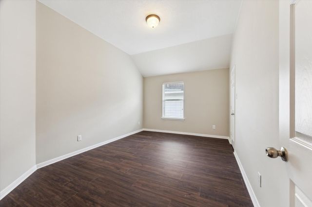 2109 Drake Falls Drive, Pearland, TX 77584