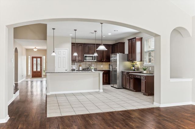 2109 Drake Falls Drive, Pearland, TX 77584