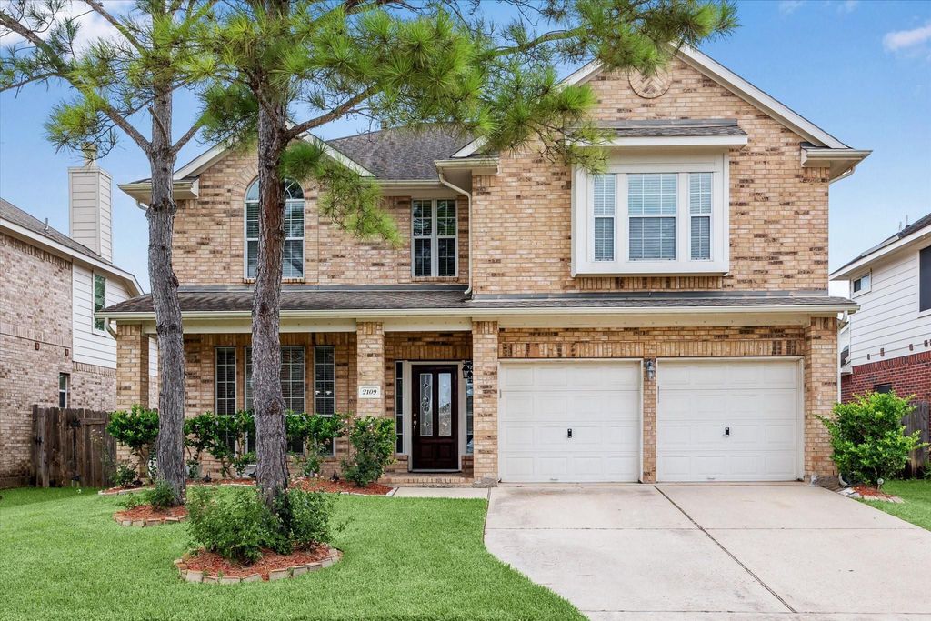 2109 Drake Falls Drive, Pearland, TX 77584