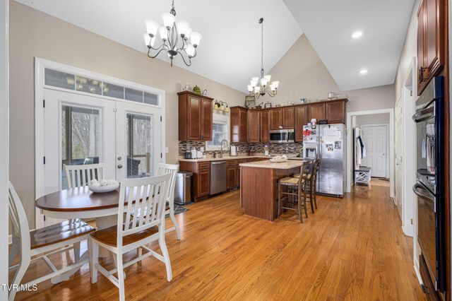 31 Hickory Point, Jonesborough, TN 37659
