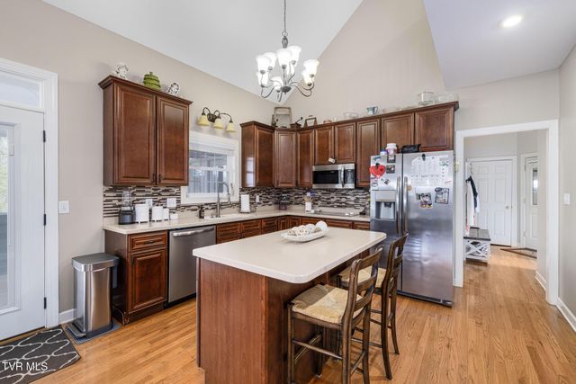 31 Hickory Point, Jonesborough, TN 37659