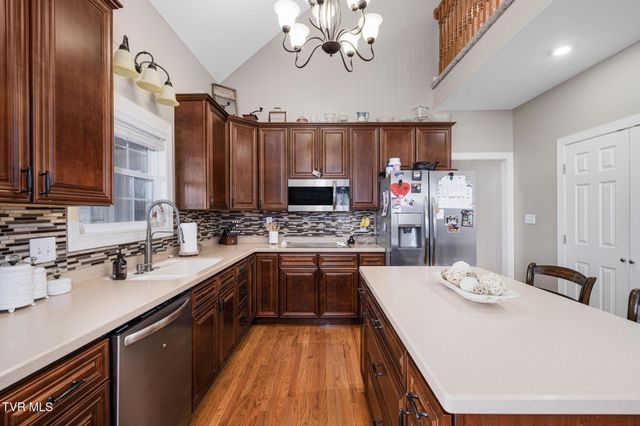 31 Hickory Point, Jonesborough, TN 37659