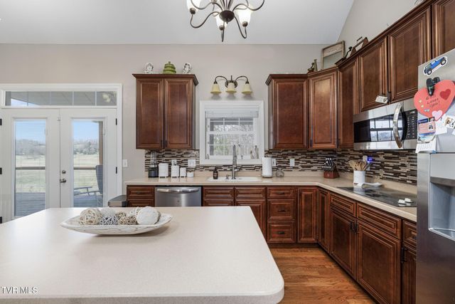 31 Hickory Point, Jonesborough, TN 37659