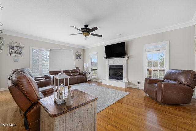 31 Hickory Point, Jonesborough, TN 37659