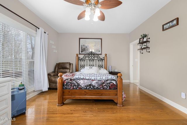31 Hickory Point, Jonesborough, TN 37659