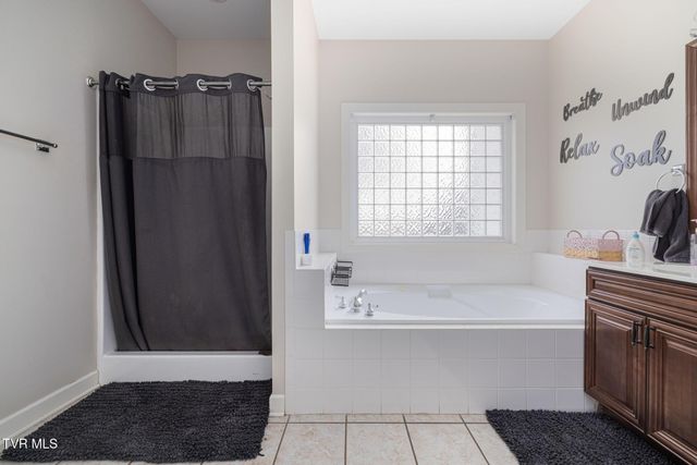 31 Hickory Point, Jonesborough, TN 37659