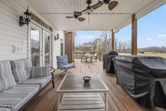 31 Hickory Point, Jonesborough, TN 37659