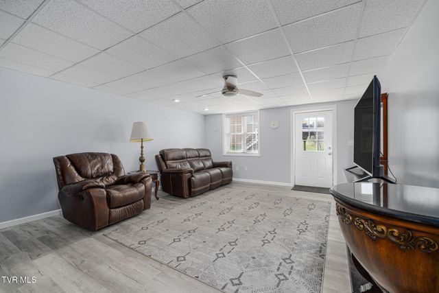 31 Hickory Point, Jonesborough, TN 37659