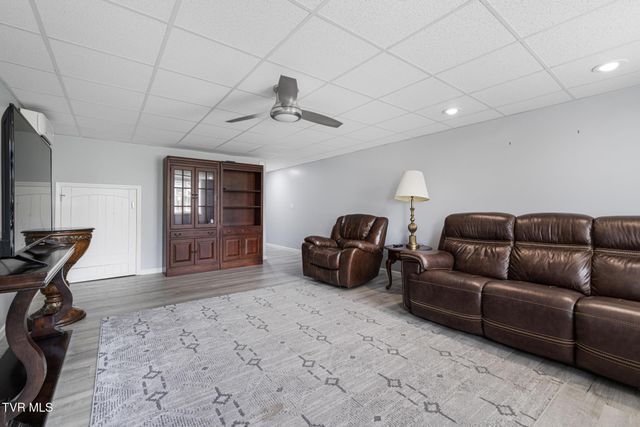 31 Hickory Point, Jonesborough, TN 37659
