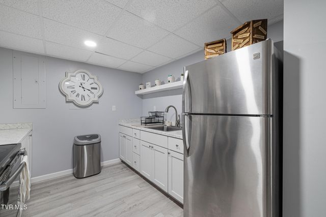 31 Hickory Point, Jonesborough, TN 37659
