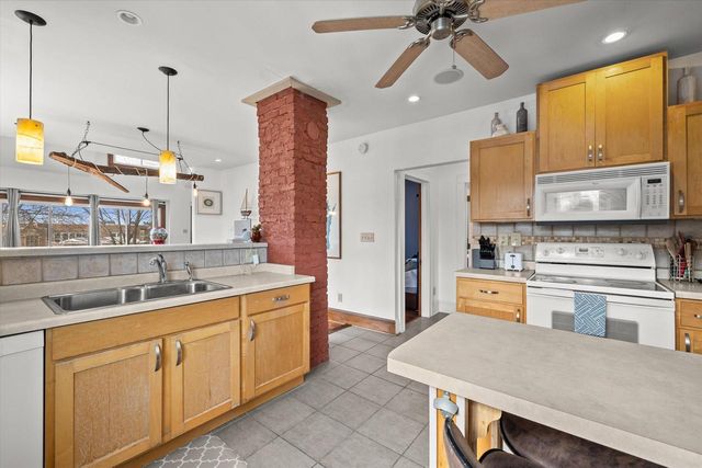 4418 N Bartlett AVENUE, Shorewood, WI 53211