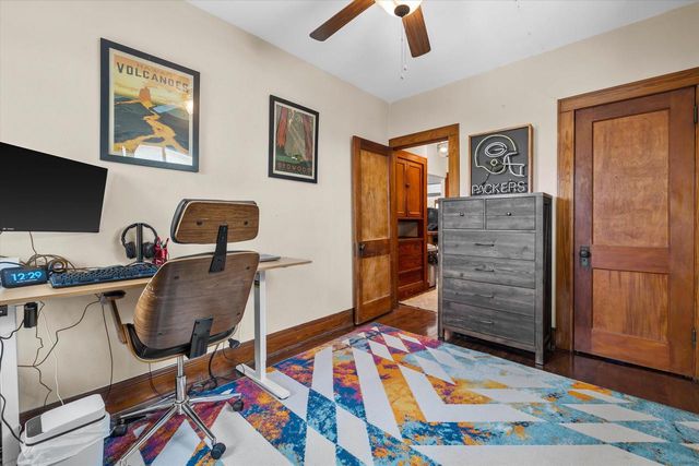 4418 N Bartlett AVENUE, Shorewood, WI 53211