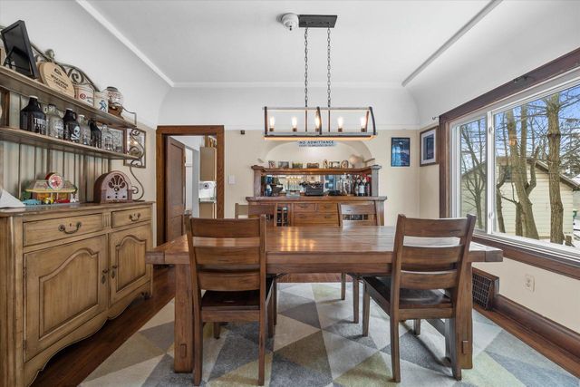 4418 N Bartlett AVENUE, Shorewood, WI 53211