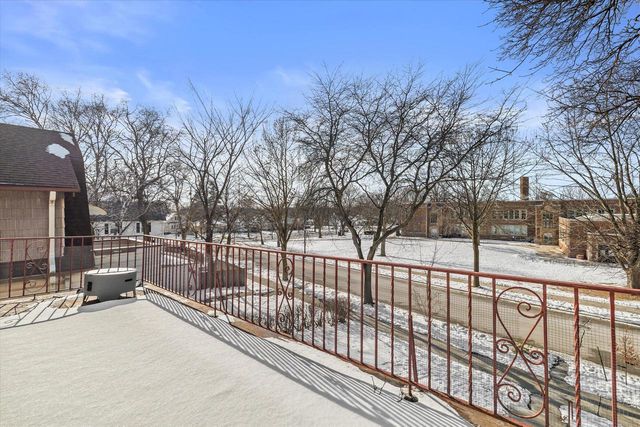 4418 N Bartlett AVENUE, Shorewood, WI 53211