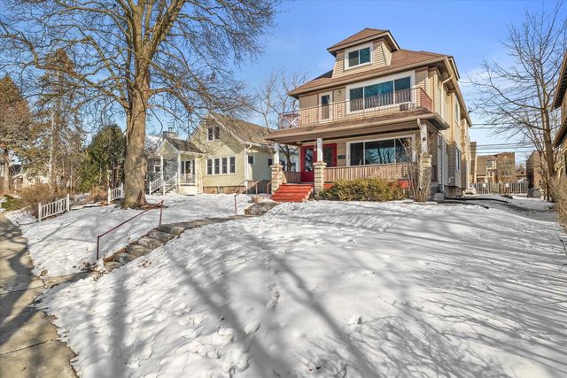 4418 N Bartlett AVENUE, Shorewood, WI 53211