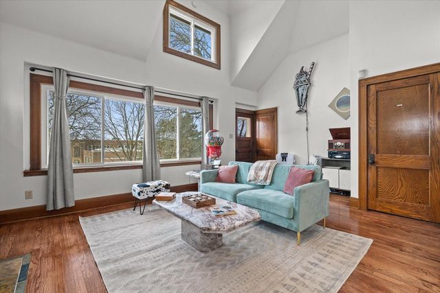 4418 N Bartlett AVENUE, Shorewood, WI 53211