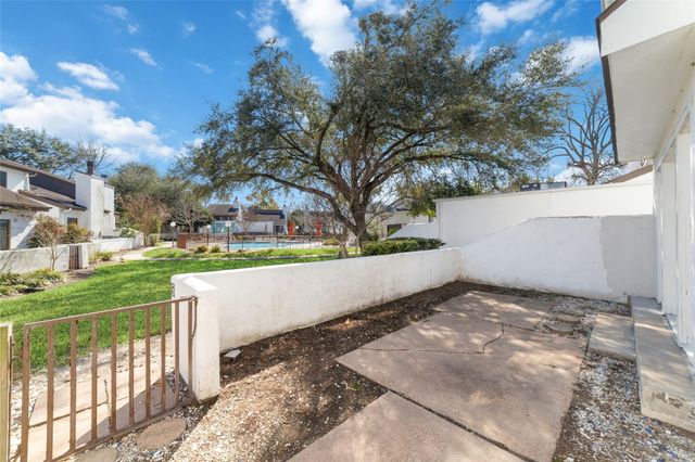 7655 S Braeswood Boulevard 5, Houston, TX 77071