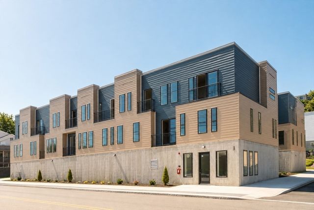 150 Williams 4, Chelsea, MA 02150