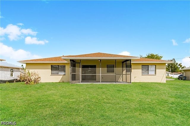 512 SW 27th TER, Cape Coral, FL 33914