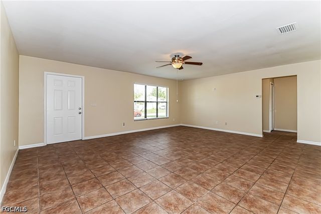 512 SW 27th TER, Cape Coral, FL 33914