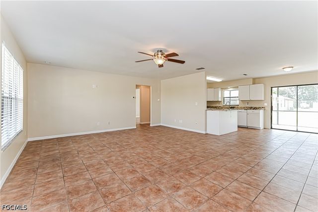 512 SW 27th TER, Cape Coral, FL 33914