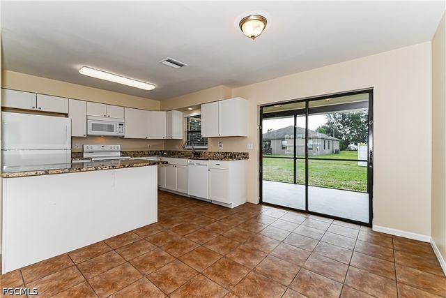 512 SW 27th TER, Cape Coral, FL 33914