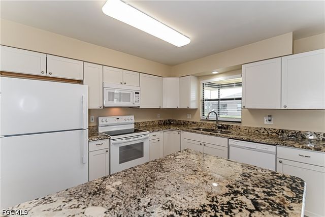 512 SW 27th TER, Cape Coral, FL 33914