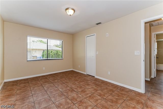 512 SW 27th TER, Cape Coral, FL 33914