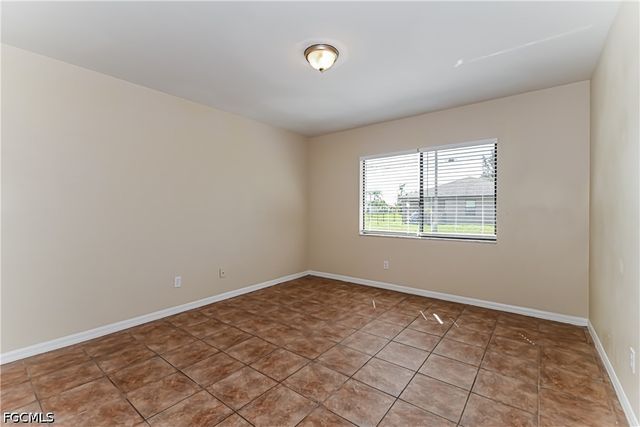 512 SW 27th TER, Cape Coral, FL 33914