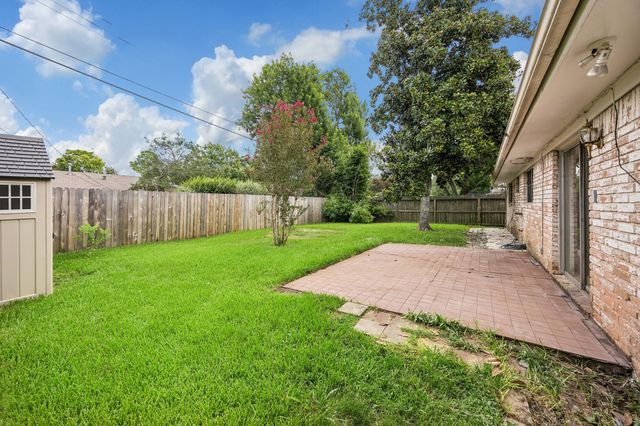9418 Meadowbriar Lane, Houston, TX 77063