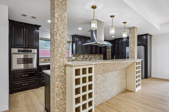 9418 Meadowbriar Lane, Houston, TX 77063