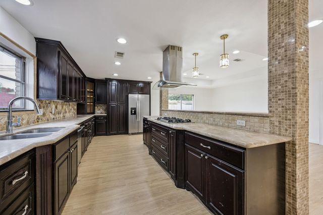9418 Meadowbriar Lane, Houston, TX 77063