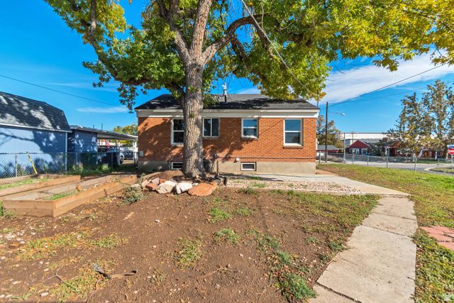 5289 S 2200 W, Roy, UT 84067