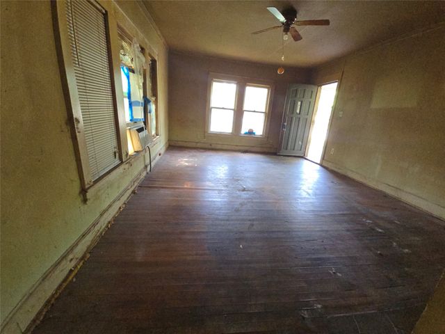 2610 Brandon Street, Dallas, TX 75211