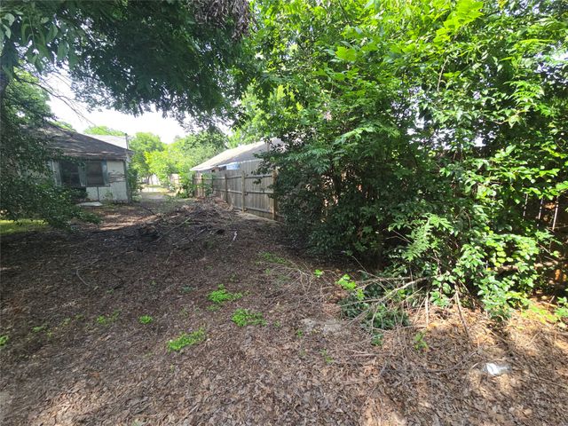 2610 Brandon Street, Dallas, TX 75211
