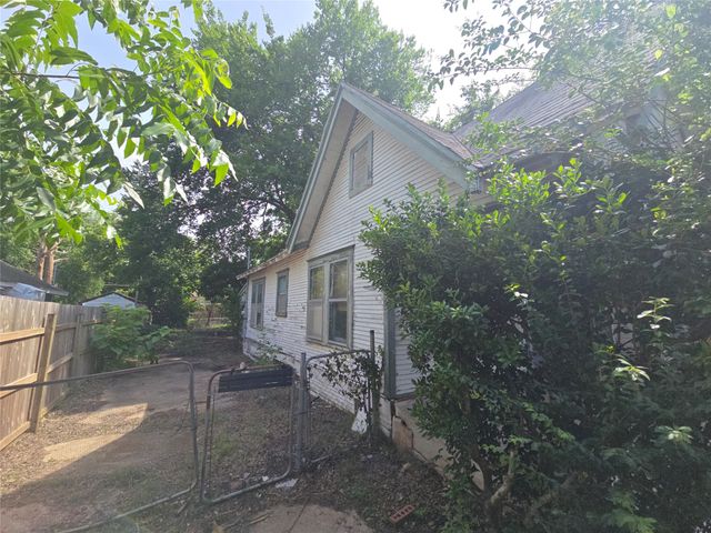 2610 Brandon Street, Dallas, TX 75211