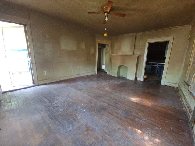 2610 Brandon Street, Dallas, TX 75211