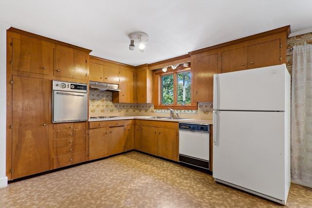 15 & 7 Scottsdale Road, Barnstable, MA 02632