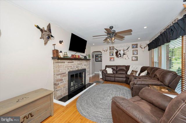 7117 BLUE MOUNTAIN RD, Thurmont, MD 21788