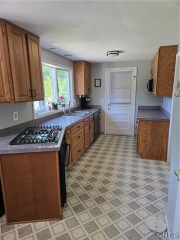 306 Helfer Lane, Manlius, NY 13116