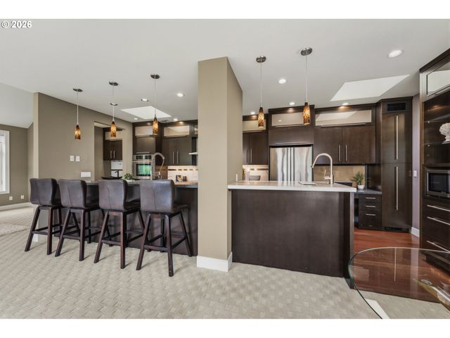 225 S MONTGOMERY St ES 2&5, Portland, OR 97201