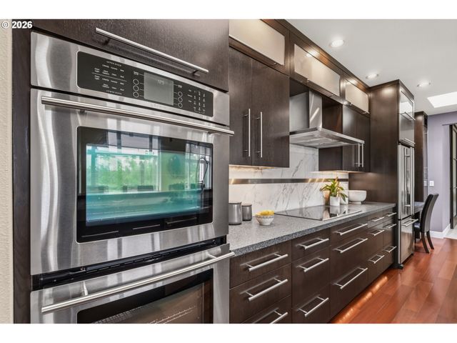 225 S MONTGOMERY St ES 2&5, Portland, OR 97201