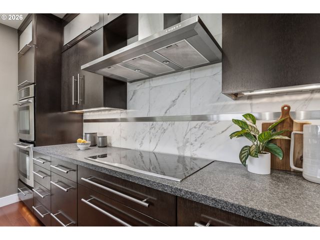 225 S MONTGOMERY St ES 2&5, Portland, OR 97201