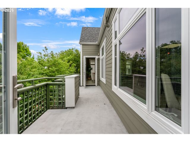 225 S MONTGOMERY St ES 2&5, Portland, OR 97201