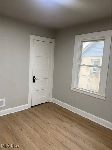 1711 Manhattan, Youngstown, OH 44509