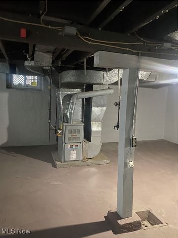 1711 Manhattan, Youngstown, OH 44509